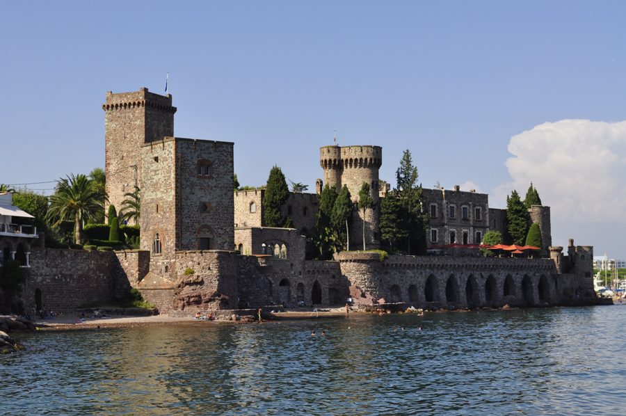 Le château de La Napoule, à deux pas