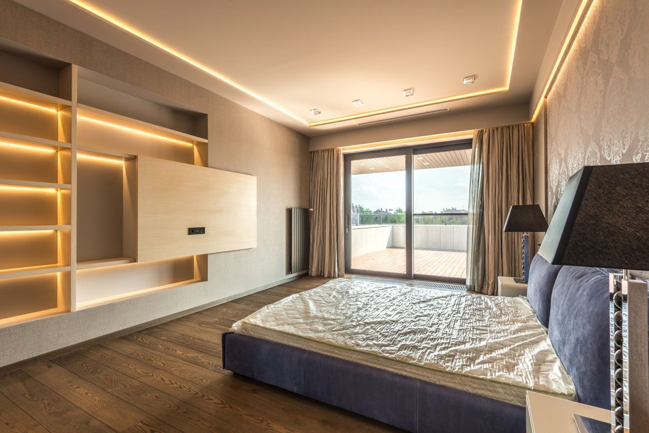 Chambre d'hôtel avec vue sur un lac, photo d'ambiance