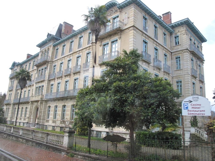 L'Hôtel du Parc de Salies-de-Béarn, palace de 1891 qui abrite le casino